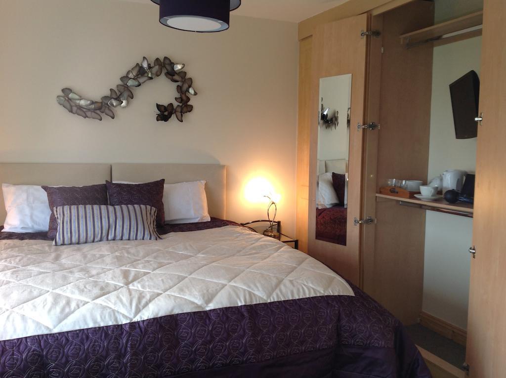 Redroofs Bed and Breakfast Tenbury Δωμάτιο φωτογραφία